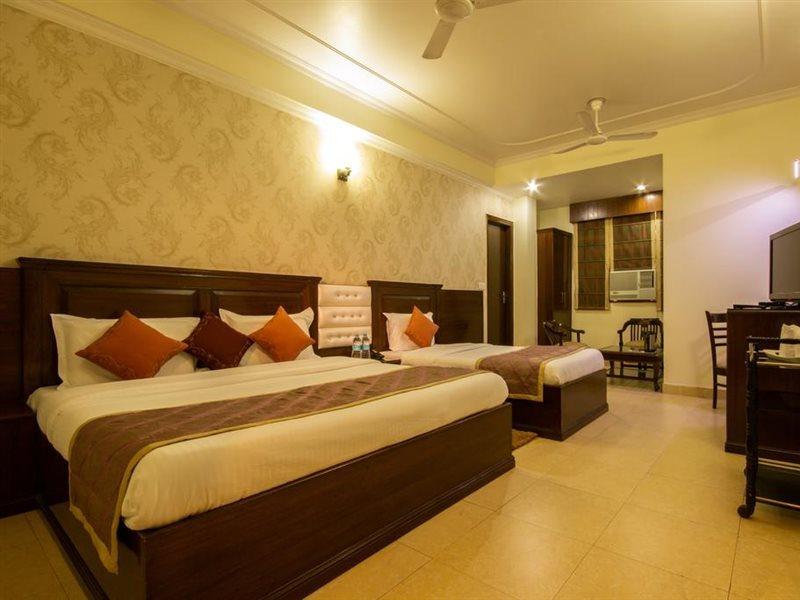 Grand Park Hotel 3*